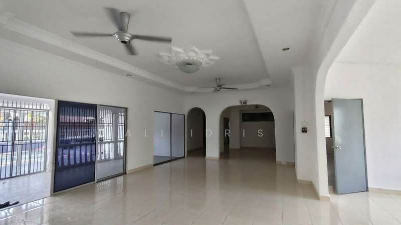 Rumah Banglo untuk Dijual di Petaling Jaya (Selangor) - Ali Idris - Living Room - PropertyGuru.com.my