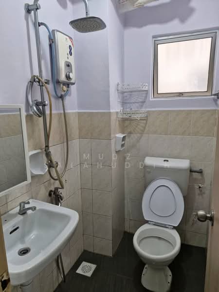 Flat for Sale at Flora Damansara Flat - Mudz Salahuddin - Bathroom - PropertyGuru.com.my