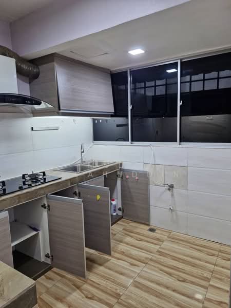 Flat for Sale at Flora Damansara Flat - Mudz Salahuddin - Kitchen - PropertyGuru.com.my