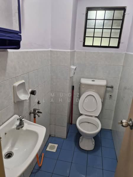 Flat for Sale at Flora Damansara Flat - Mudz Salahuddin - Bathroom - PropertyGuru.com.my