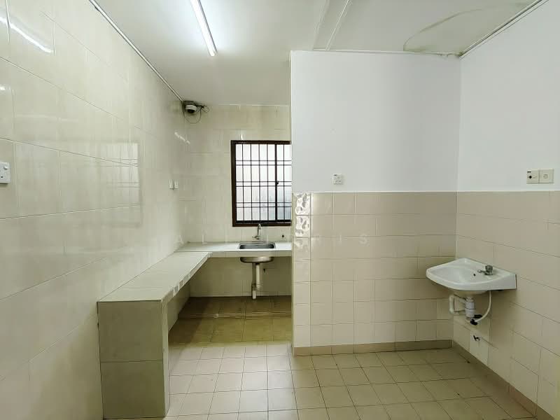 2-storey Terraced House for Sale in Bandar Mahkota Cheras (Cheras) - Ali Idris - Kitchen - PropertyGuru.com.my