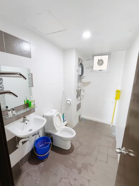 Condominium for Rent at The Golden Triangle Condominium - Vivian Chang - PropertyGuru.com.my