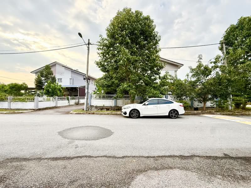 Semi-Detached House for Sale in Bandar Tasik Kesuma (Beranang) - Azli Ibrahim - Exterior - PropertyGuru.com.my