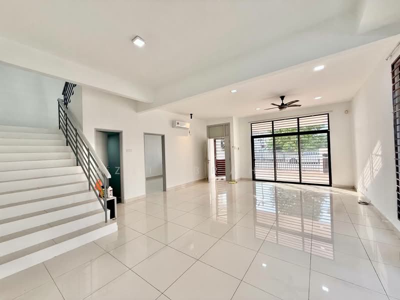 Semi-Detached House for Sale in Bandar Tasik Kesuma (Beranang) - Azli Ibrahim - Living Room - PropertyGuru.com.my