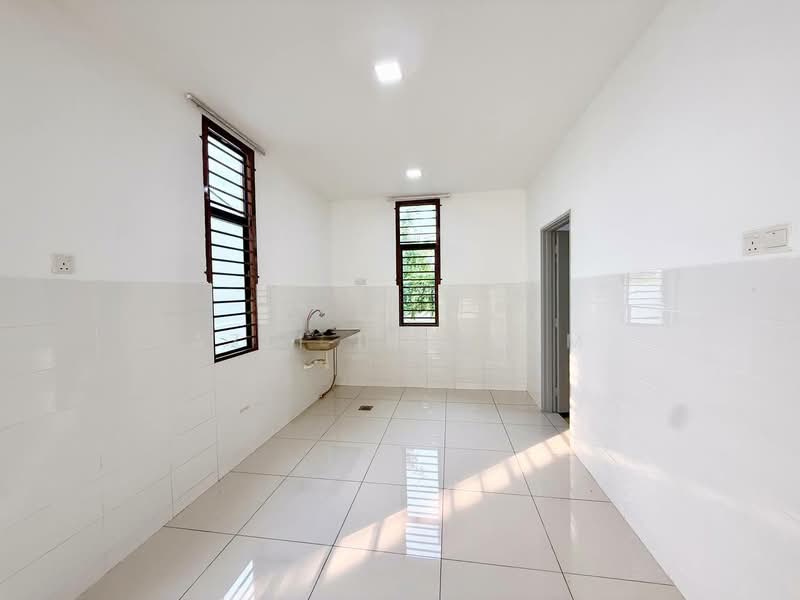 Semi-Detached House for Sale in Bandar Tasik Kesuma (Beranang) - Azli Ibrahim - Kitchen - PropertyGuru.com.my