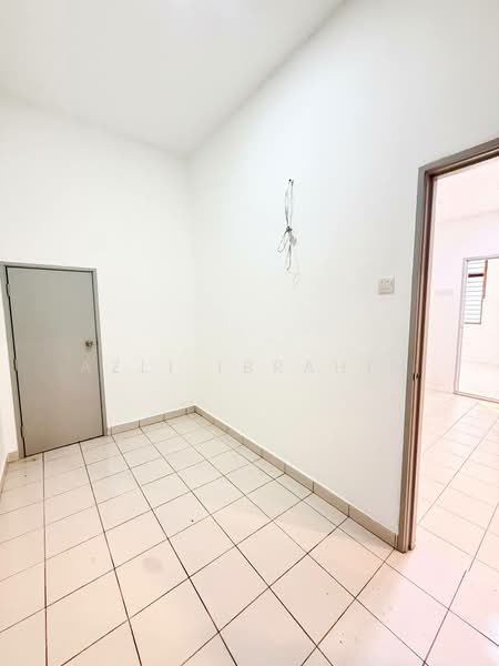 Semi-Detached House for Sale in Bandar Tasik Kesuma (Beranang) - Azli Ibrahim - Interior - PropertyGuru.com.my
