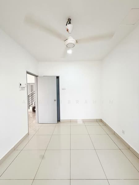 Semi-Detached House for Sale in Bandar Tasik Kesuma (Beranang) - Azli Ibrahim - Interior - PropertyGuru.com.my
