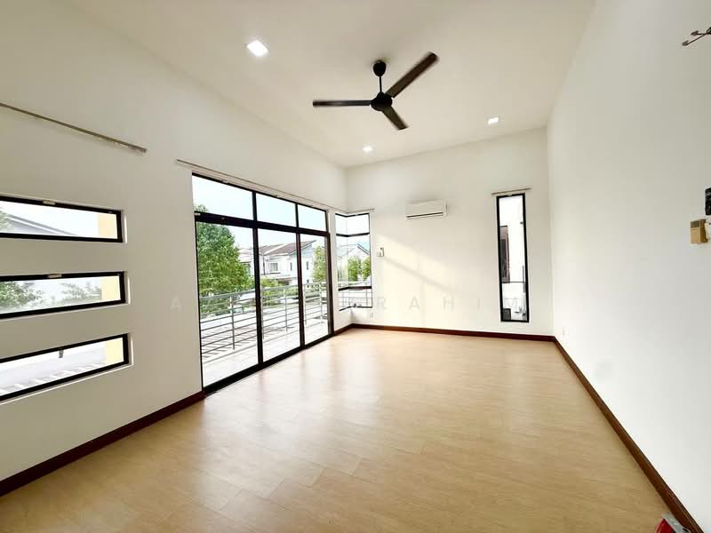 Semi-Detached House for Sale in Bandar Tasik Kesuma (Beranang) - Azli Ibrahim - Living Room - PropertyGuru.com.my