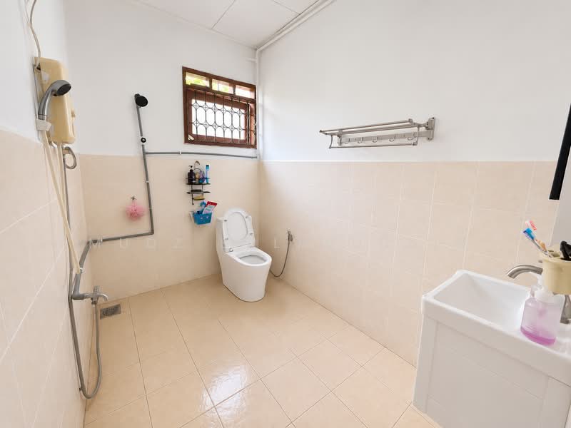 Rumah Banglo untuk Dijual di Taman Sri Andalas (Klang) - Mudz Salahuddin - Bathroom - PropertyGuru.com.my