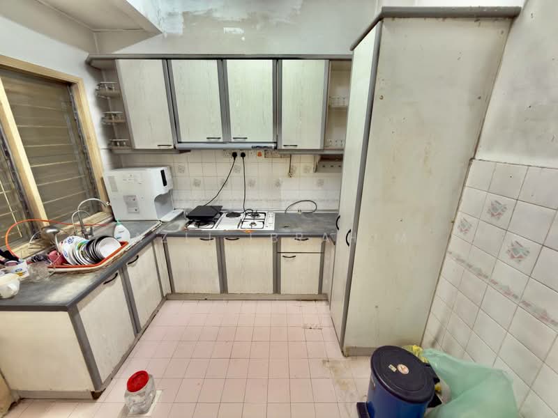 2-storey Terraced House for Sale in Bandar Tun Hussein Onn (Cheras) - Azli Ibrahim - Kitchen - PropertyGuru.com.my