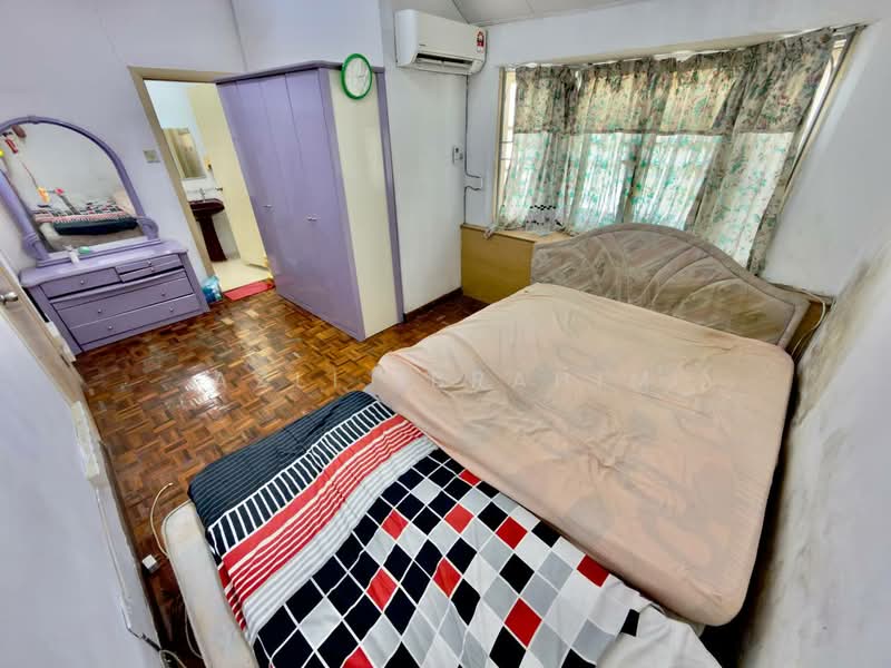 2-storey Terraced House for Sale in Bandar Tun Hussein Onn (Cheras) - Azli Ibrahim - Bedroom - PropertyGuru.com.my