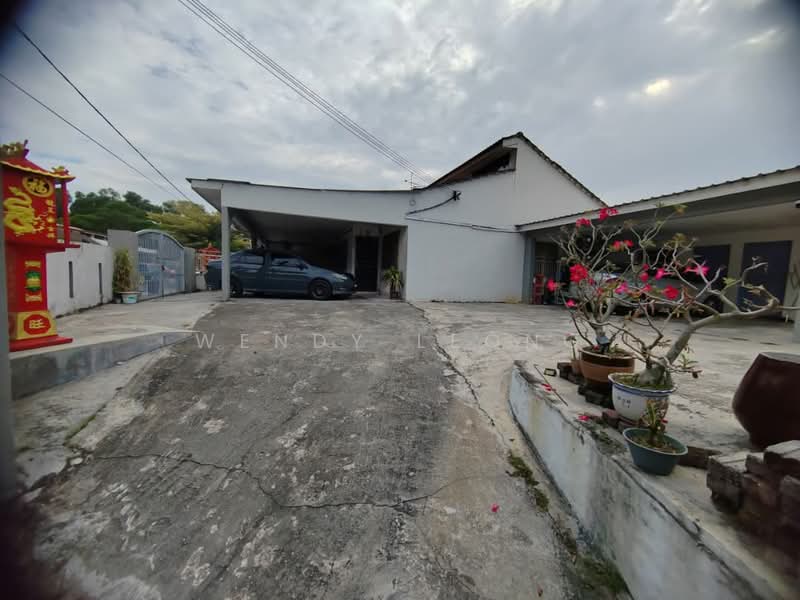 Terraced House for Sale in Seri Kembangan (Selangor) - Wendy Leong - Exterior - PropertyGuru.com.my