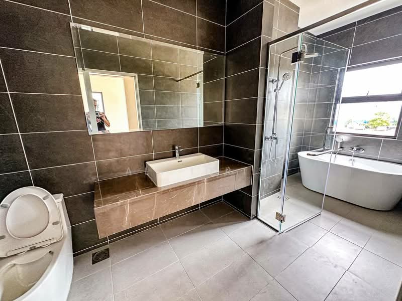 Semi-Detached House for Sale in Cyber 10 (Cyberjaya) - Ali Idris - Bathroom - PropertyGuru.com.my