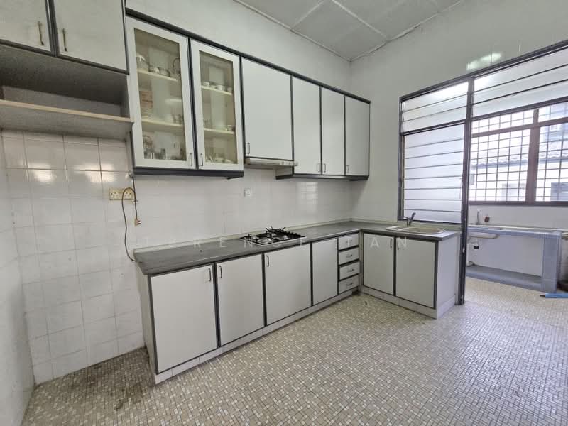 Rumah Berkembar untuk Dijual di Taman Perling (Perling) - Terence Tan - Kitchen - PropertyGuru.com.my