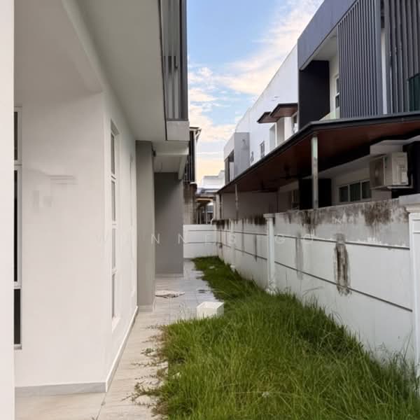 Cluster House for Sale in Taman Mutiara Rini (Skudai) - Wennes Go - Exterior - PropertyGuru.com.my