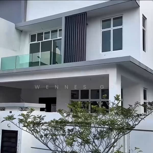 Cluster House for Sale in Taman Mutiara Rini (Skudai) - Wennes Go - Exterior - PropertyGuru.com.my