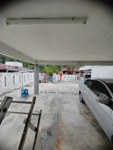 1-storey Terraced House for Sale in Balakong (Selangor) - Wendy Leong - Car Park - PropertyGuru.com.my