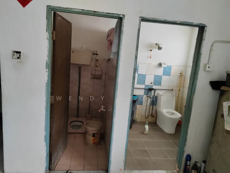 1-storey Terraced House for Sale in Balakong (Selangor) - Wendy Leong - Bathroom - PropertyGuru.com.my