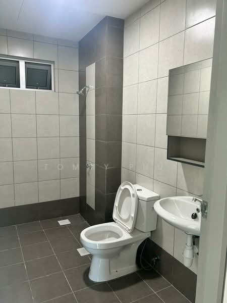 Servis Apartment untuk Disewa di One 49 Residence - Tommy Phua - Bathroom - PropertyGuru.com.my