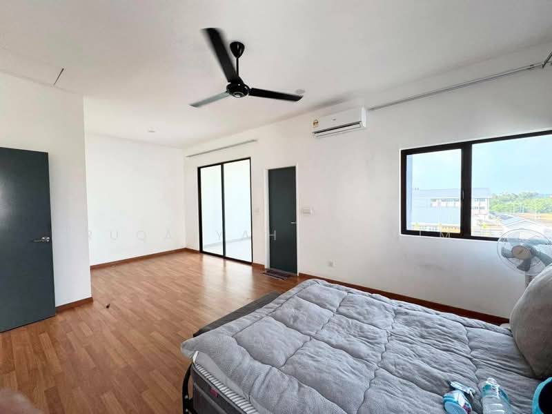 Condominium for Sale at Ayden Townhouse Warisan Puteri - Ruqayyah Hashim - Bedroom - PropertyGuru.com.my