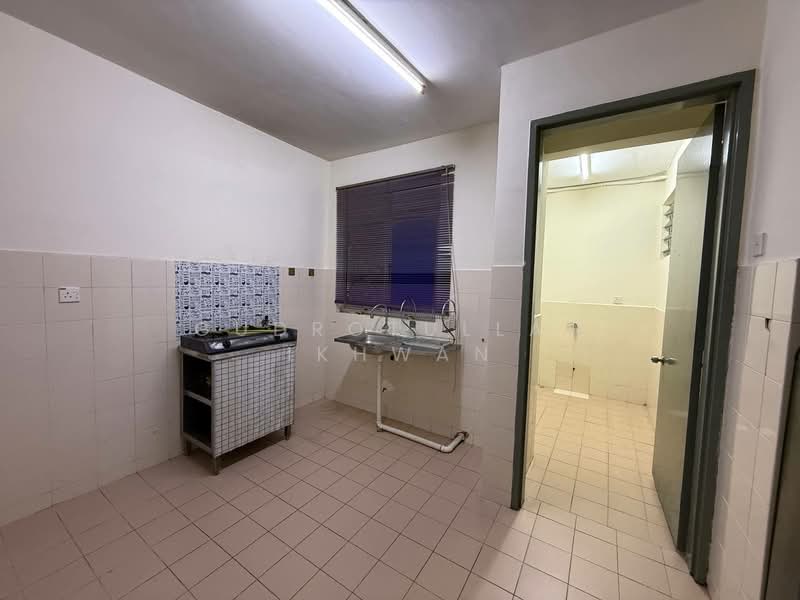 Condominium for Sale at Cyberia Smart Homes - Gudrotullah Ikhwan - Kitchen - PropertyGuru.com.my