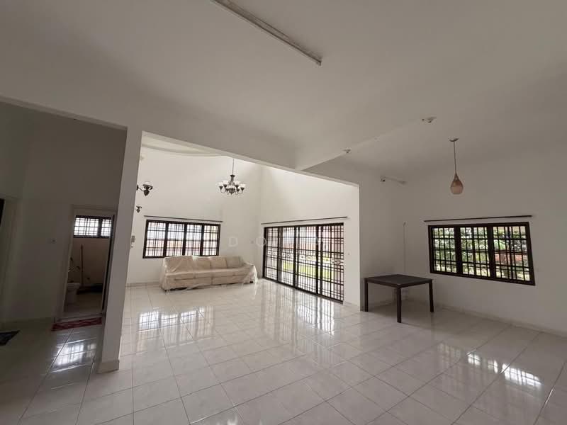 Bungalow for Sale in Bandar Putra (Kulai) - Dona - PropertyGuru.com.my