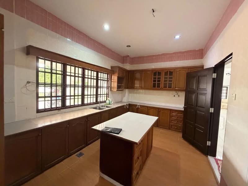 Bungalow for Sale in Bandar Putra (Kulai) - Dona - PropertyGuru.com.my