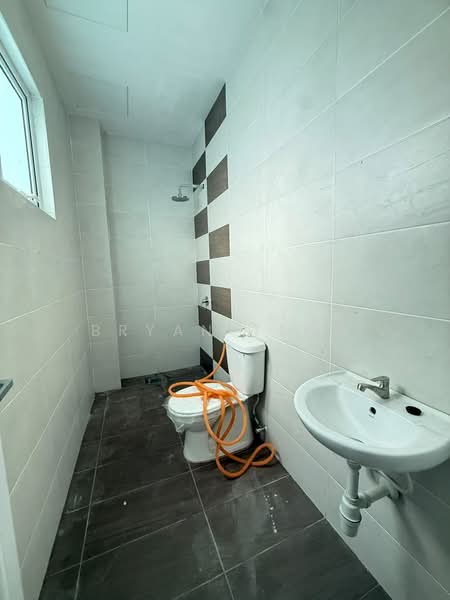 Rumah Berkembar untuk Dijual di Jelutong (Penang) - Bryan Teng - Bathroom - PropertyGuru.com.my