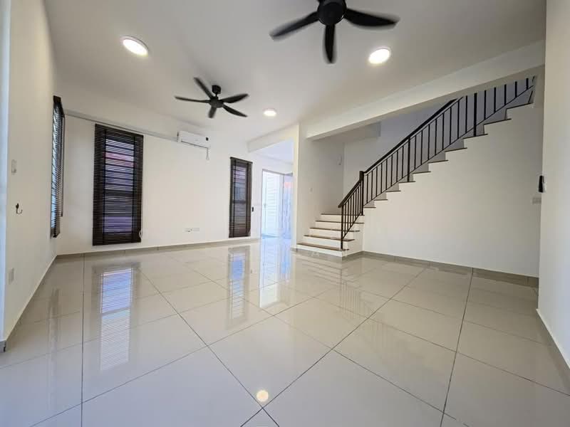 Rumah Berkembar untuk Disewa di Bangi (Selangor) - Gudrotullah Ikhwan - Living Room - PropertyGuru.com.my