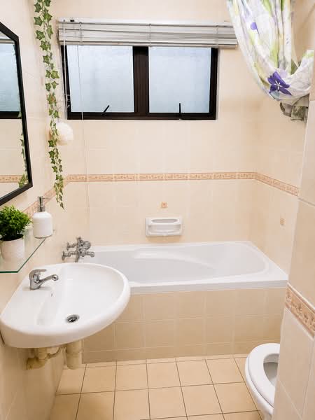 Kondominium untuk Dijual di Golf Vista Resort Homes - Steven . - Bathroom - PropertyGuru.com.my
