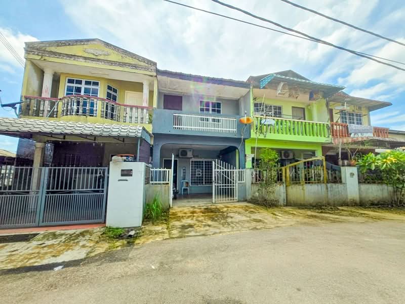 2-storey Terraced House for Sale in Kampung Melayu Ampang (Ampang) - Azli Ibrahim - Exterior - PropertyGuru.com.my