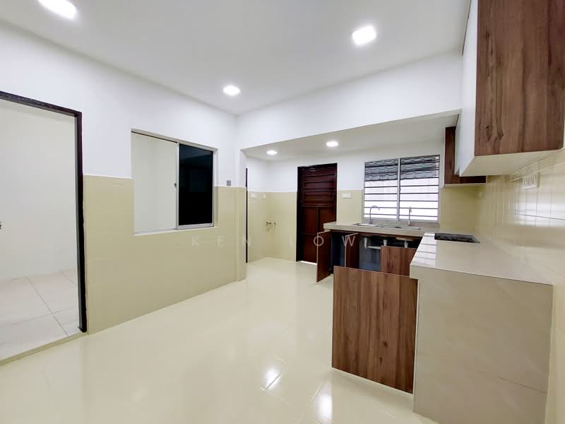 Rumah Teres 1.5 Tingkat untuk Dijual di Taman Maju Satu (Kajang) - Ken Low - Kitchen - PropertyGuru.com.my