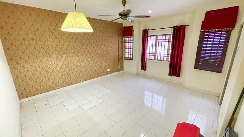2.5-storey Terraced House for Sale in Taman Bukit Permata (Selayang) - Azli Ibrahim - Living Room - PropertyGuru.com.my