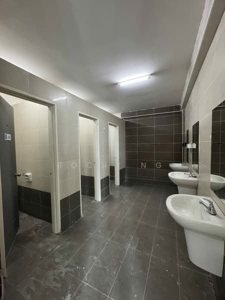 Semi-D Factory for Rent in Eco Business Park 1 (Johor Bahru) - Rochy Ng - Bathroom - PropertyGuru.com.my