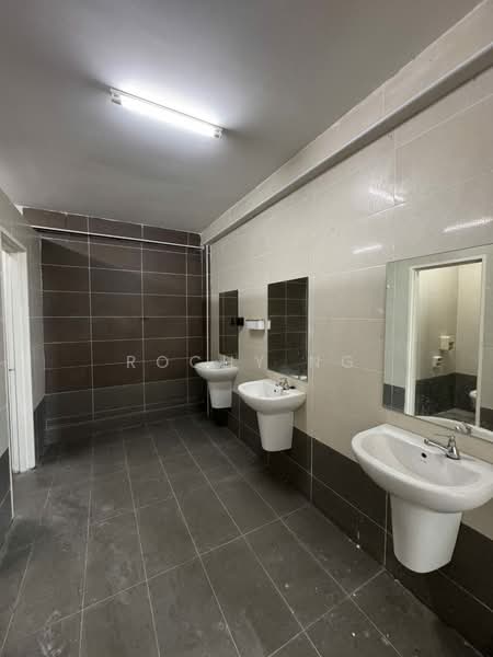 Semi-D Factory for Rent in Eco Business Park 1 (Johor Bahru) - Rochy Ng - Bathroom - PropertyGuru.com.my