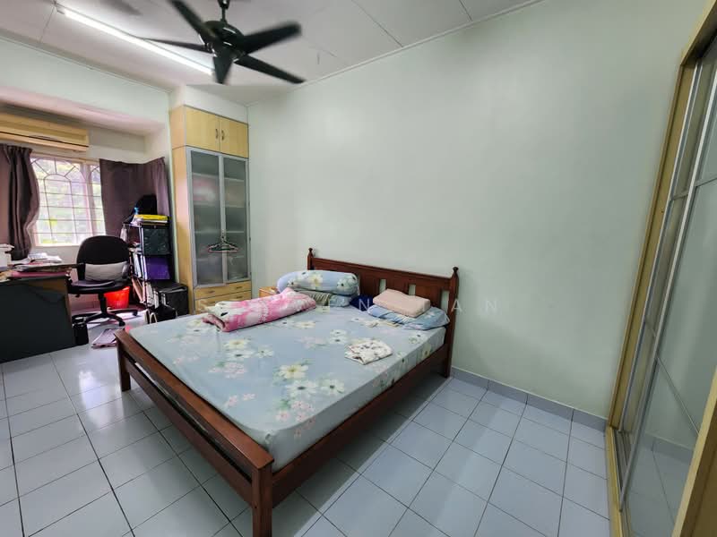 2-storey Terraced House for Sale in Bandar Kinrara (Selangor) - Steven Tan - Bedroom - PropertyGuru.com.my