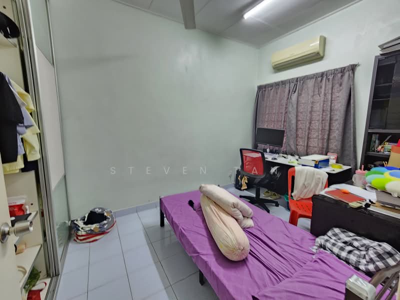 2-storey Terraced House for Sale in Bandar Kinrara (Selangor) - Steven Tan - Bedroom - PropertyGuru.com.my