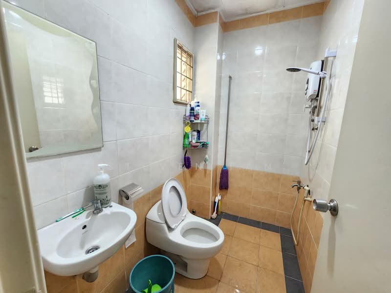 2-storey Terraced House for Sale in Bandar Kinrara (Selangor) - Steven Tan - Bathroom - PropertyGuru.com.my