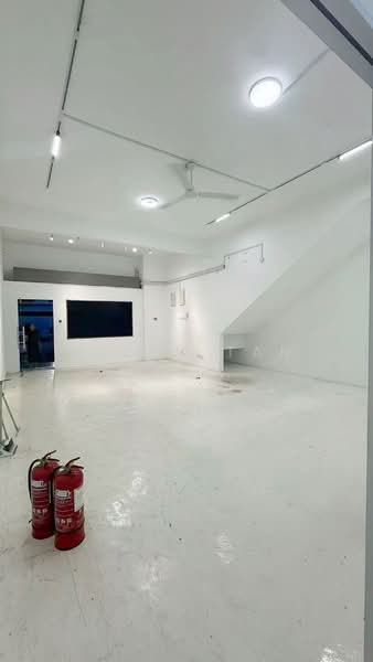 Shop for Rent in Taman Pelangi Indah (Ulu Tiram) - Dylan Tan - Interior - PropertyGuru.com.my
