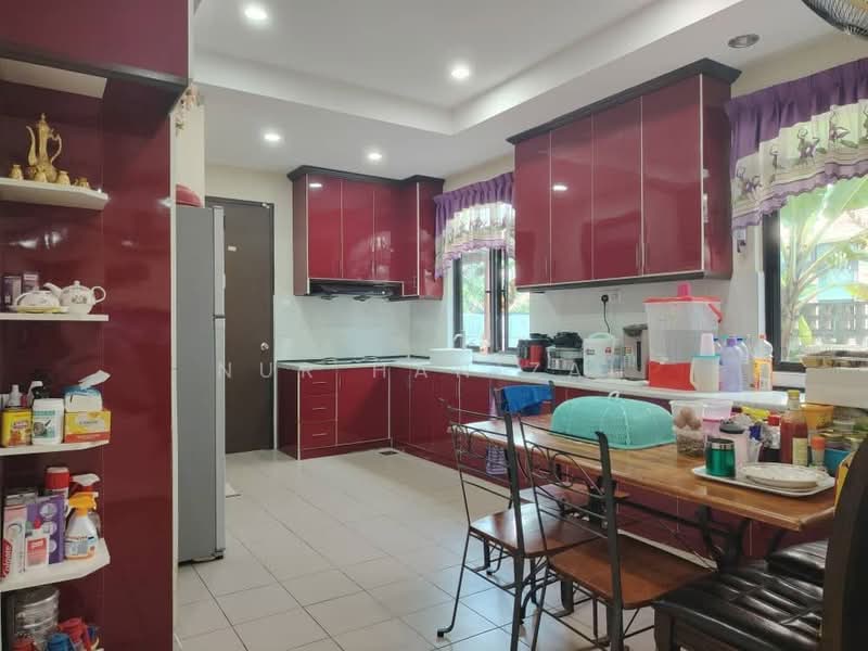 Rumah Berkembar untuk Dijual di Puncak Bestari (Puncak Alam) - Nur Hanizah - Kitchen - PropertyGuru.com.my