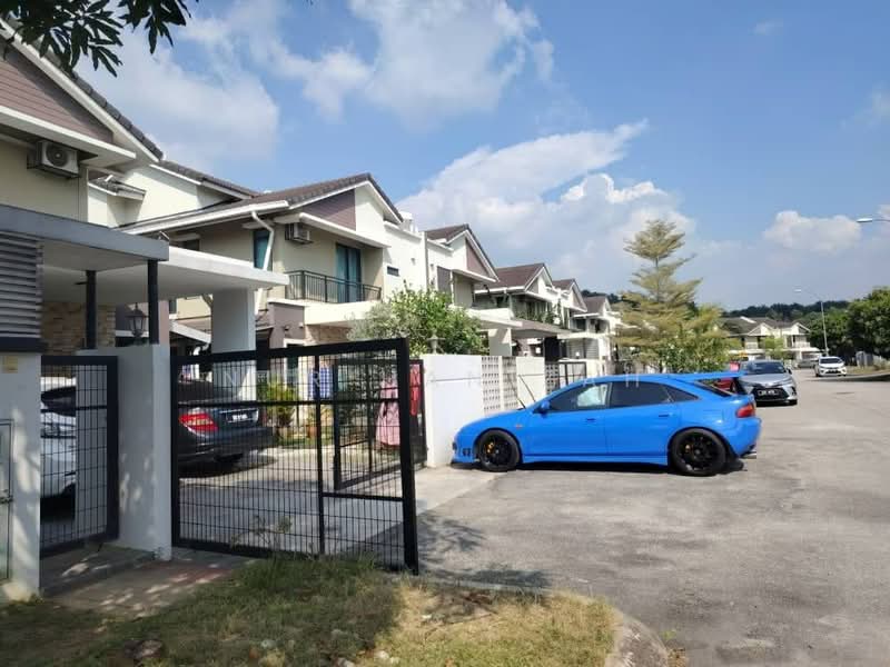 Rumah Berkembar untuk Dijual di Puncak Bestari (Puncak Alam) - Nur Hanizah - Exterior - PropertyGuru.com.my