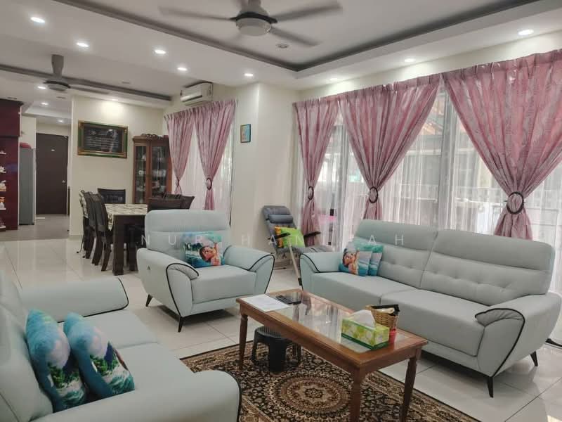 Rumah Berkembar untuk Dijual di Puncak Bestari (Puncak Alam) - Nur Hanizah - Living Room - PropertyGuru.com.my