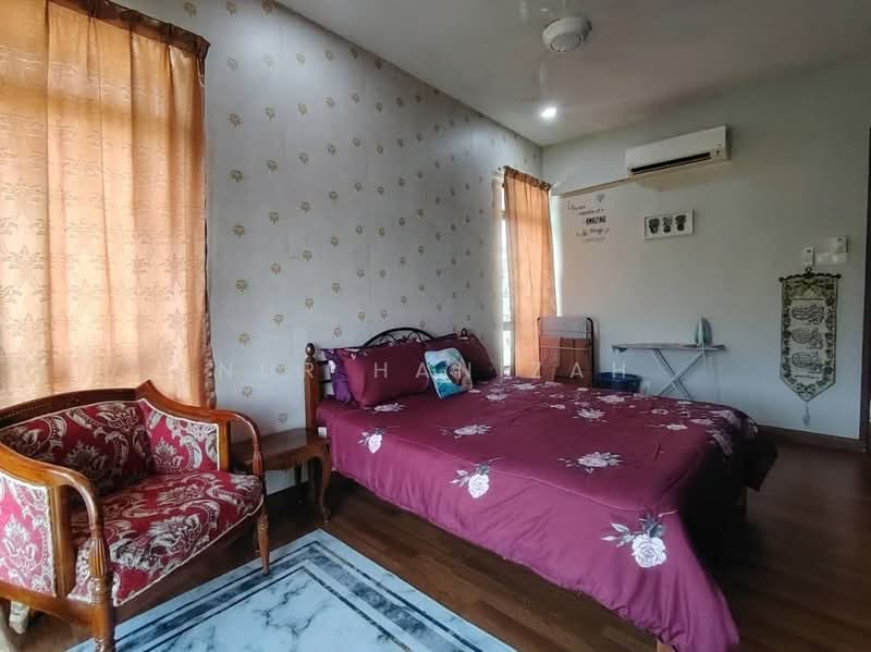 Rumah Berkembar untuk Dijual di Puncak Bestari (Puncak Alam) - Nur Hanizah - Bedroom - PropertyGuru.com.my