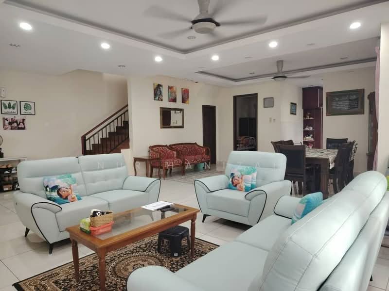 Rumah Berkembar untuk Dijual di Puncak Bestari (Puncak Alam) - Nur Hanizah - Living Room - PropertyGuru.com.my