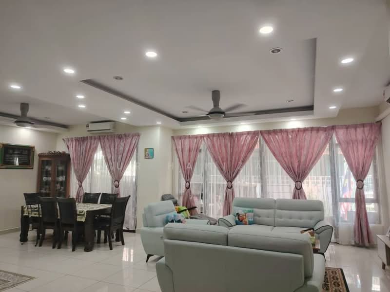 Rumah Berkembar untuk Dijual di Puncak Bestari (Puncak Alam) - Nur Hanizah - Living Room - PropertyGuru.com.my