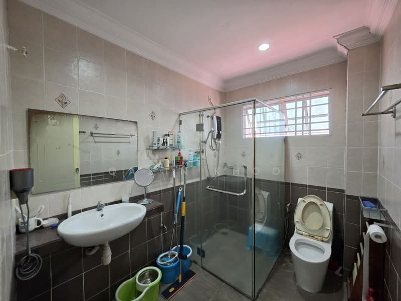 Rumah Teres 2 Tingkat untuk Dijual di Ipoh Garden (Ipoh) - Qazin Khoo - Bathroom - PropertyGuru.com.my