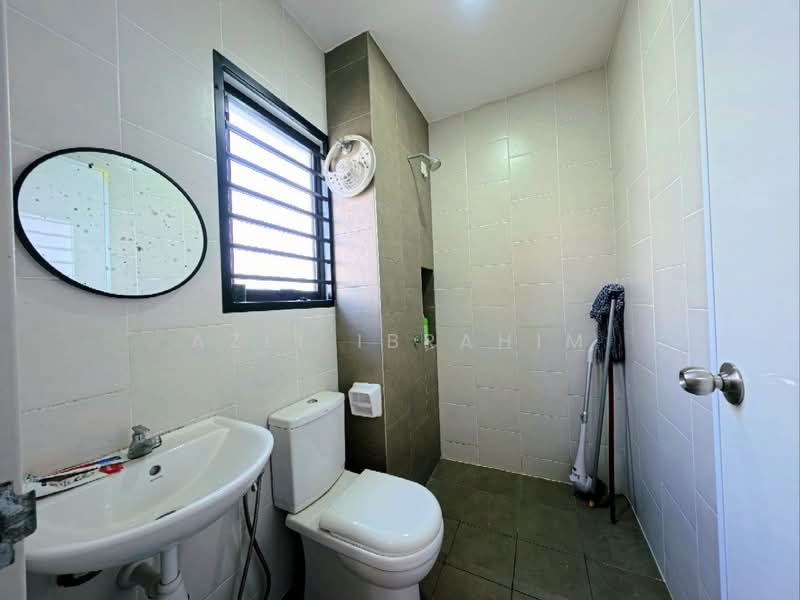 Rumah Teres 2 Tingkat untuk Dijual di Semenyih (Selangor) - Azli Ibrahim - Bathroom - PropertyGuru.com.my