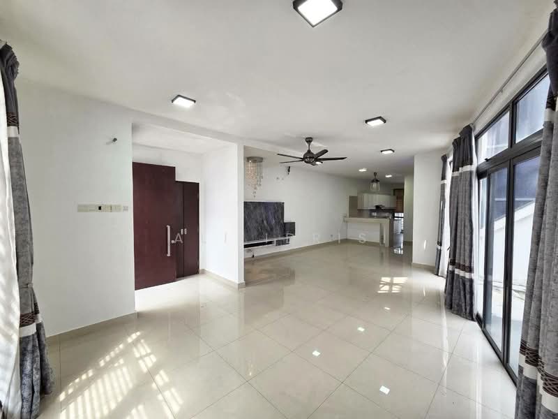 2-storey Terraced House for Sale in Laman Glenmarie (Shah Alam) - Ali Idris - Living Room - PropertyGuru.com.my