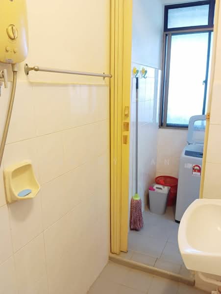 Rumah Flat untuk Dijual di Pesara Nipah - Freddy Tan - Bathroom - PropertyGuru.com.my