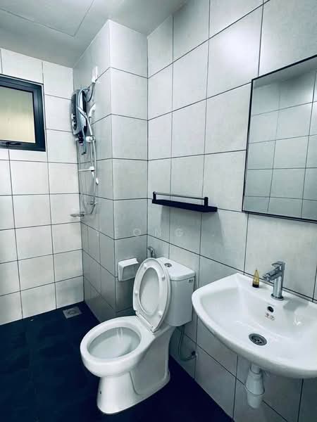 Servis Apartment untuk Disewa di Edusphere - Yeong . - Bathroom - PropertyGuru.com.my